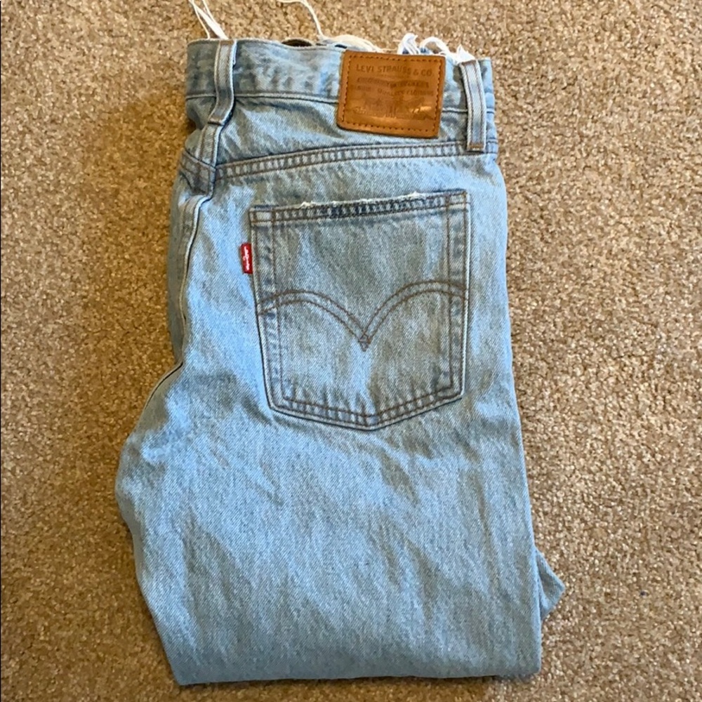 Women’s Levi Jeans